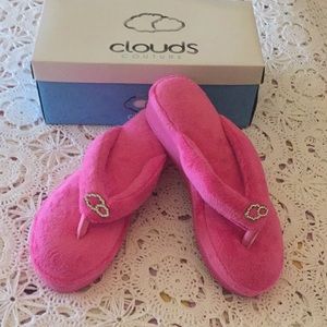 New Clouds Pink Thong Style Slippers Sz 10